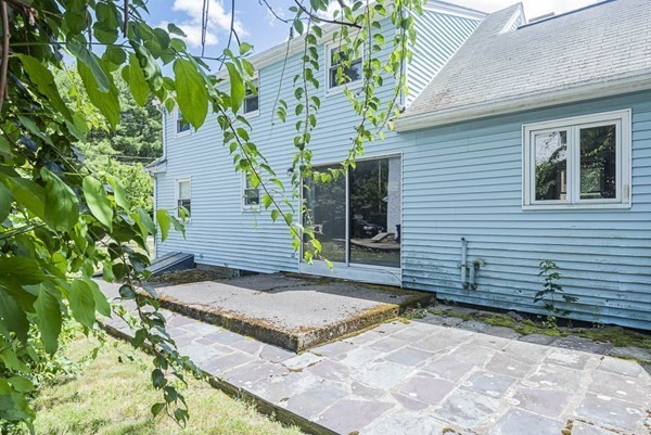 45 Norfolk Road Braintree, MA 02184 - Photo 4 of 39 Gallery Image 4