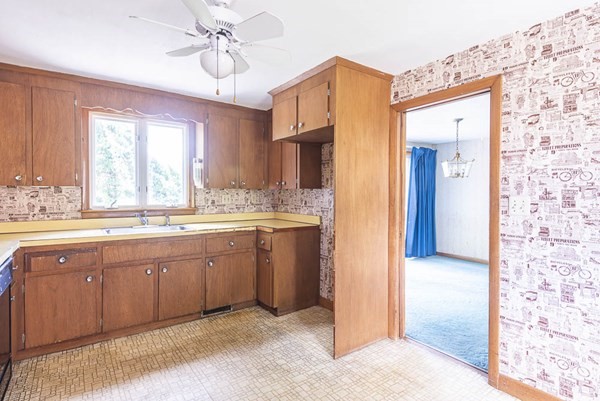 45 Norfolk Road Braintree, MA 02184 - Photo 6 of 39 Gallery Image 6