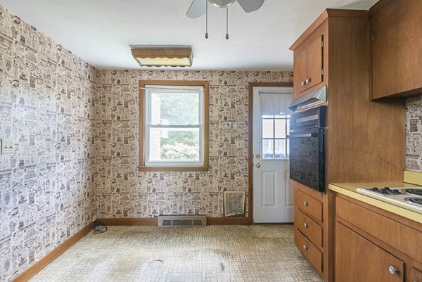 45 Norfolk Road Braintree, MA 02184 - Photo 9 of 39 Gallery Image 9