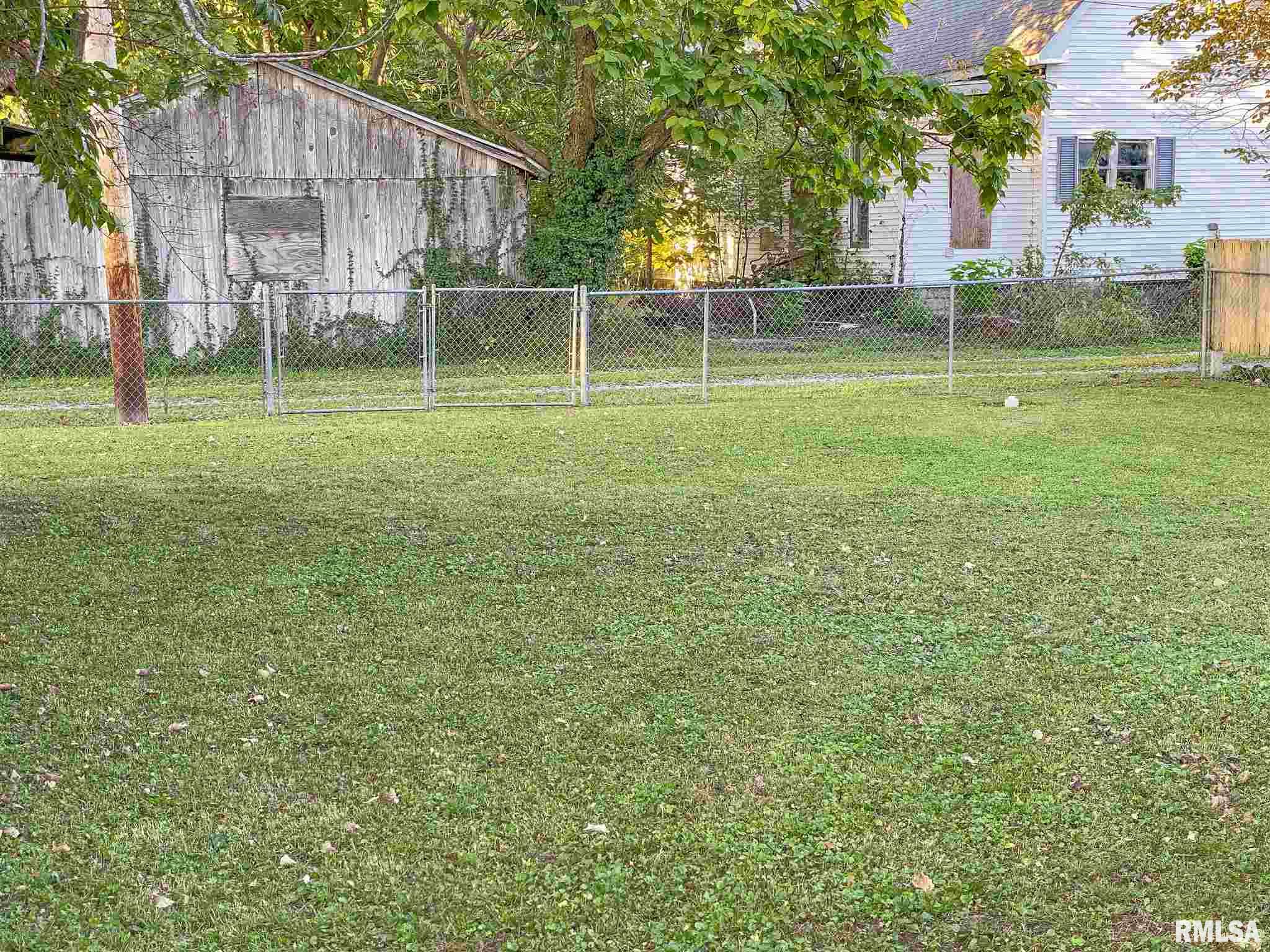 210 West 7th Street Flora, IL 62839 - Photo 11 of 49 Gallery Image 11