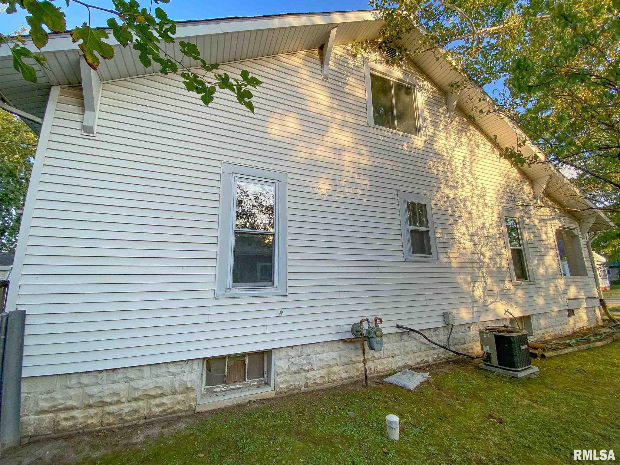 210 West 7th Street Flora, IL 62839 - Photo 13 of 49 Gallery Image 13