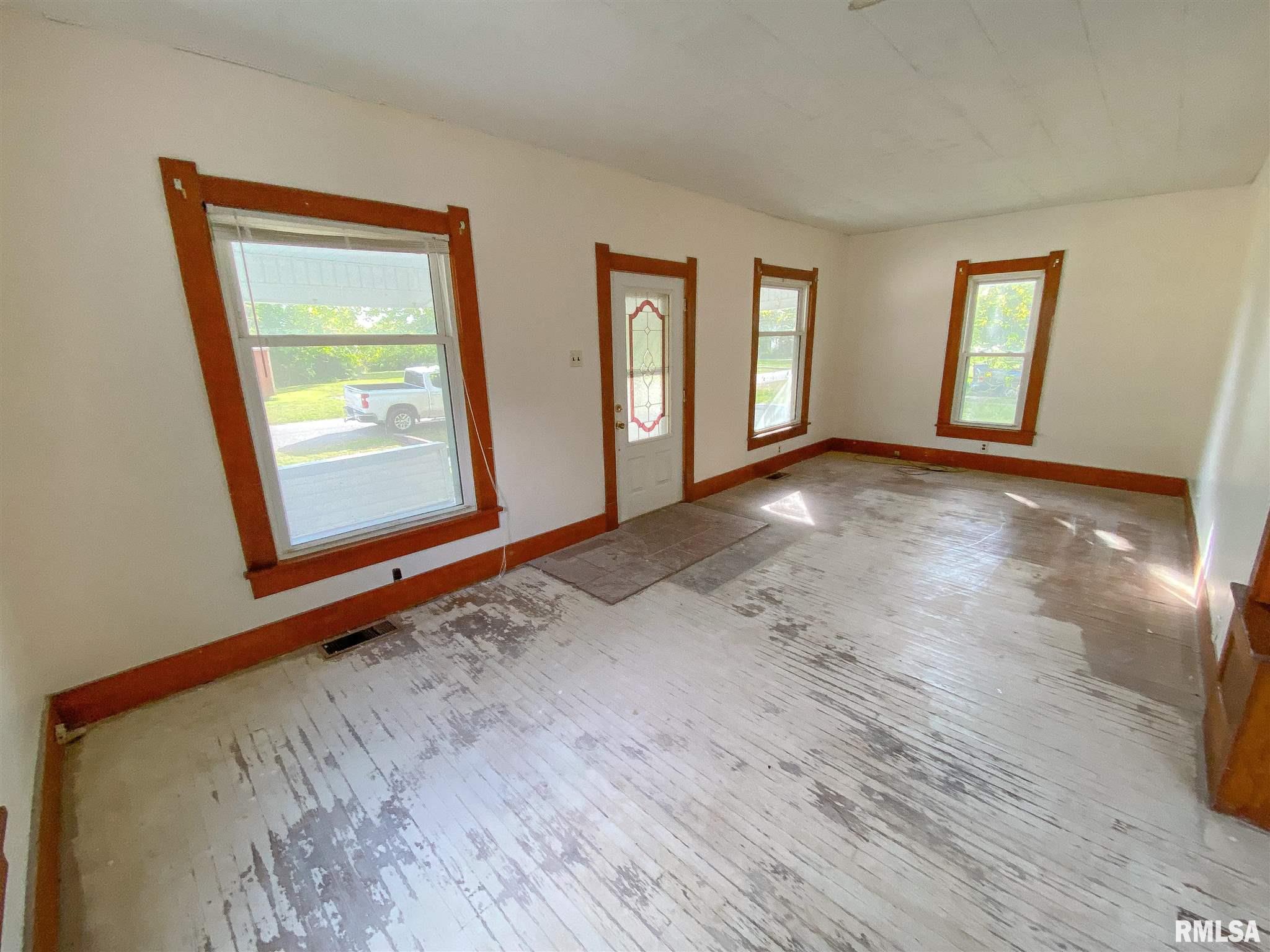 210 West 7th Street Flora, IL 62839 - Photo 17 of 49 Gallery Image 17