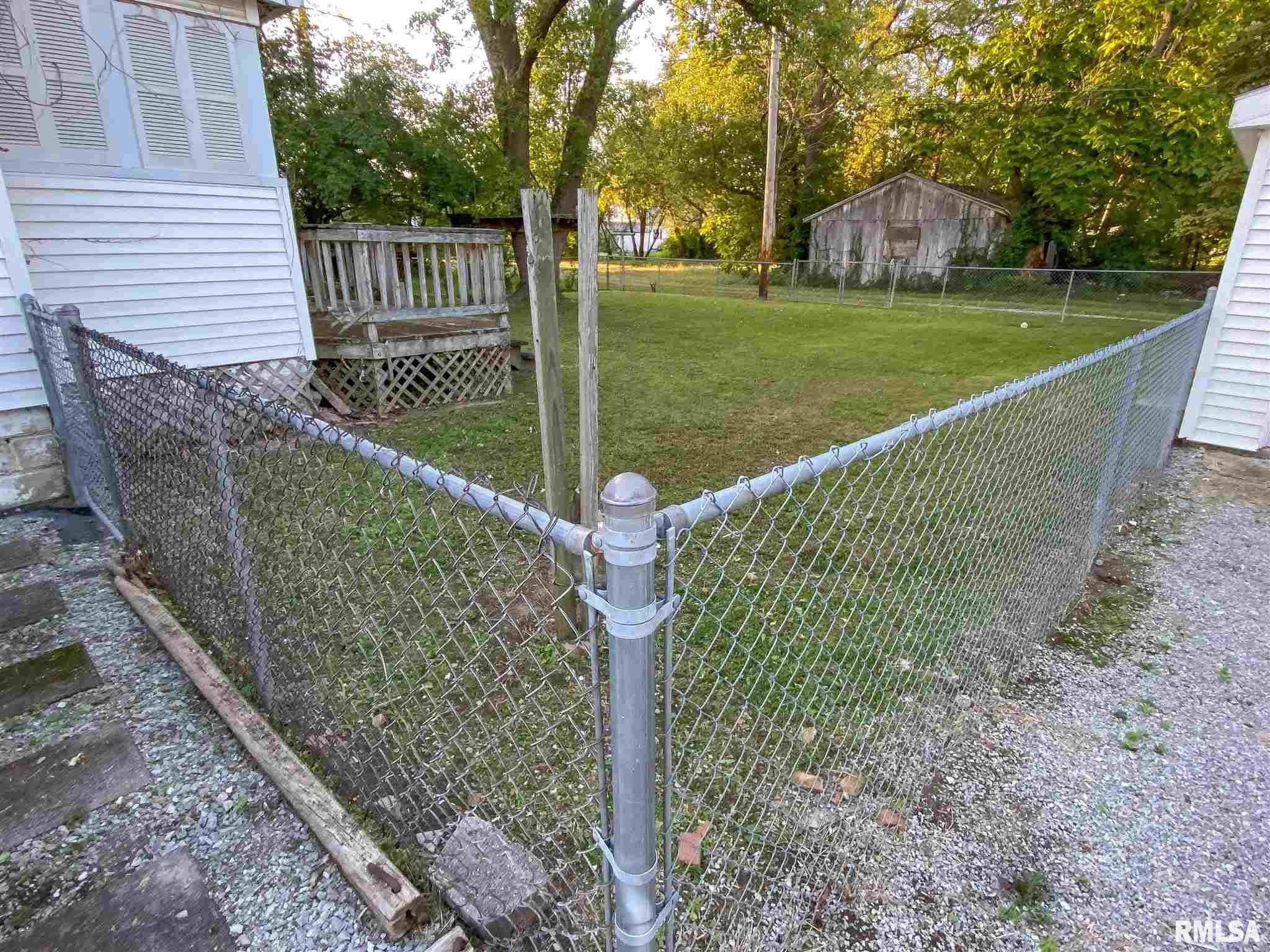 210 West 7th Street Flora, IL 62839 - Photo 3 of 49 Gallery Image 3