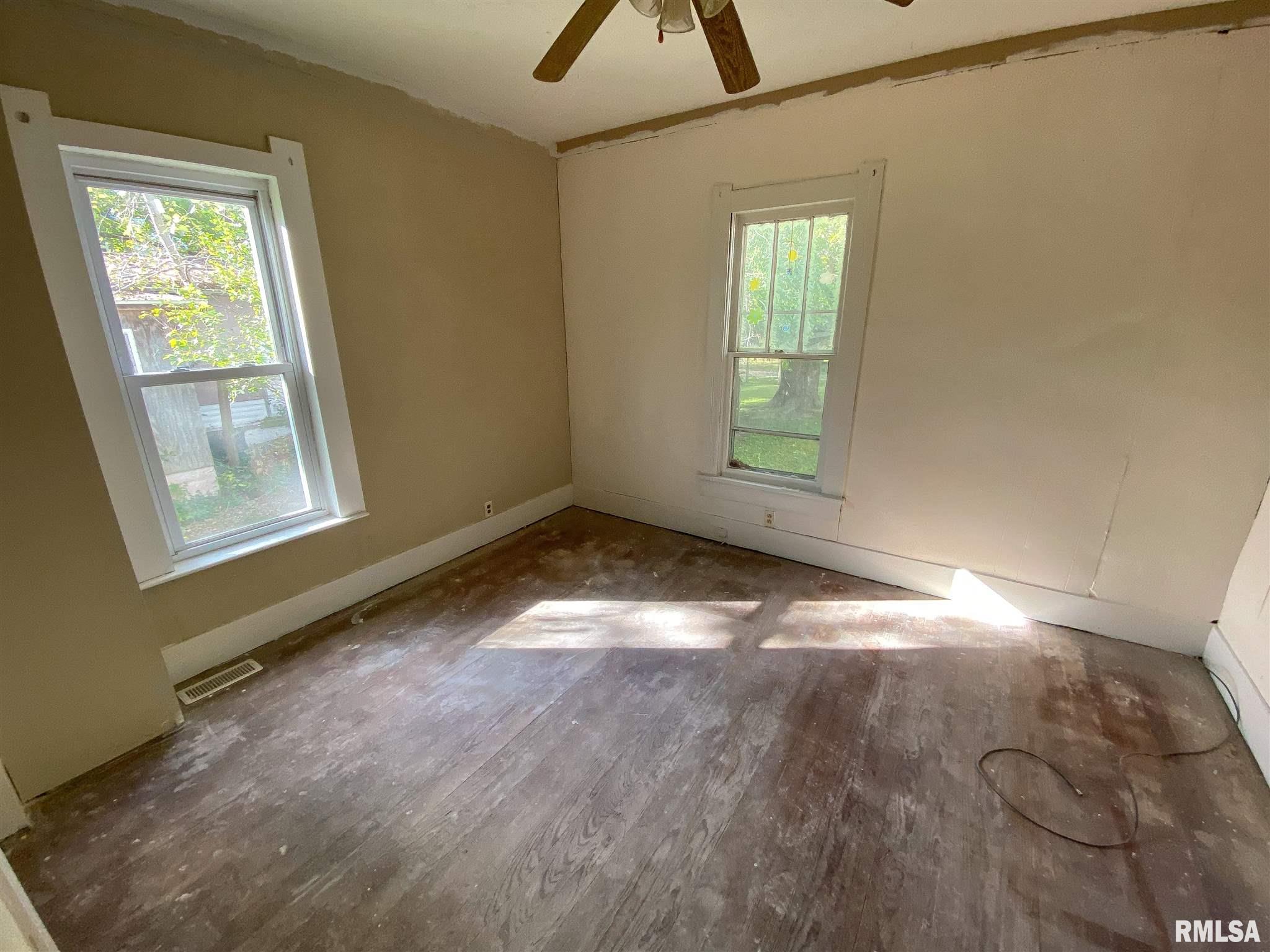 210 West 7th Street Flora, IL 62839 - Photo 28 of 49 Gallery Image 28