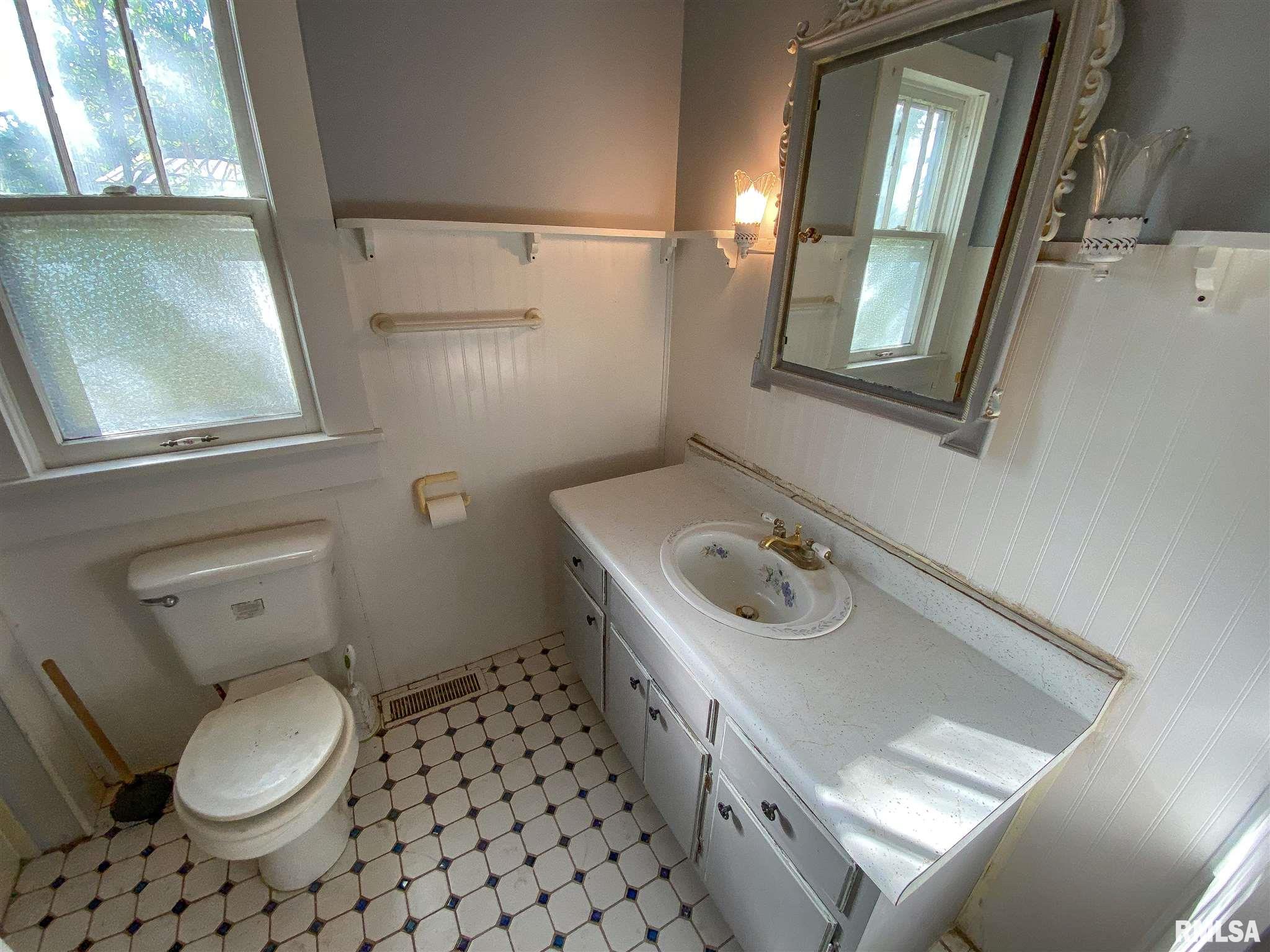 210 West 7th Street Flora, IL 62839 - Photo 30 of 49 Gallery Image 30