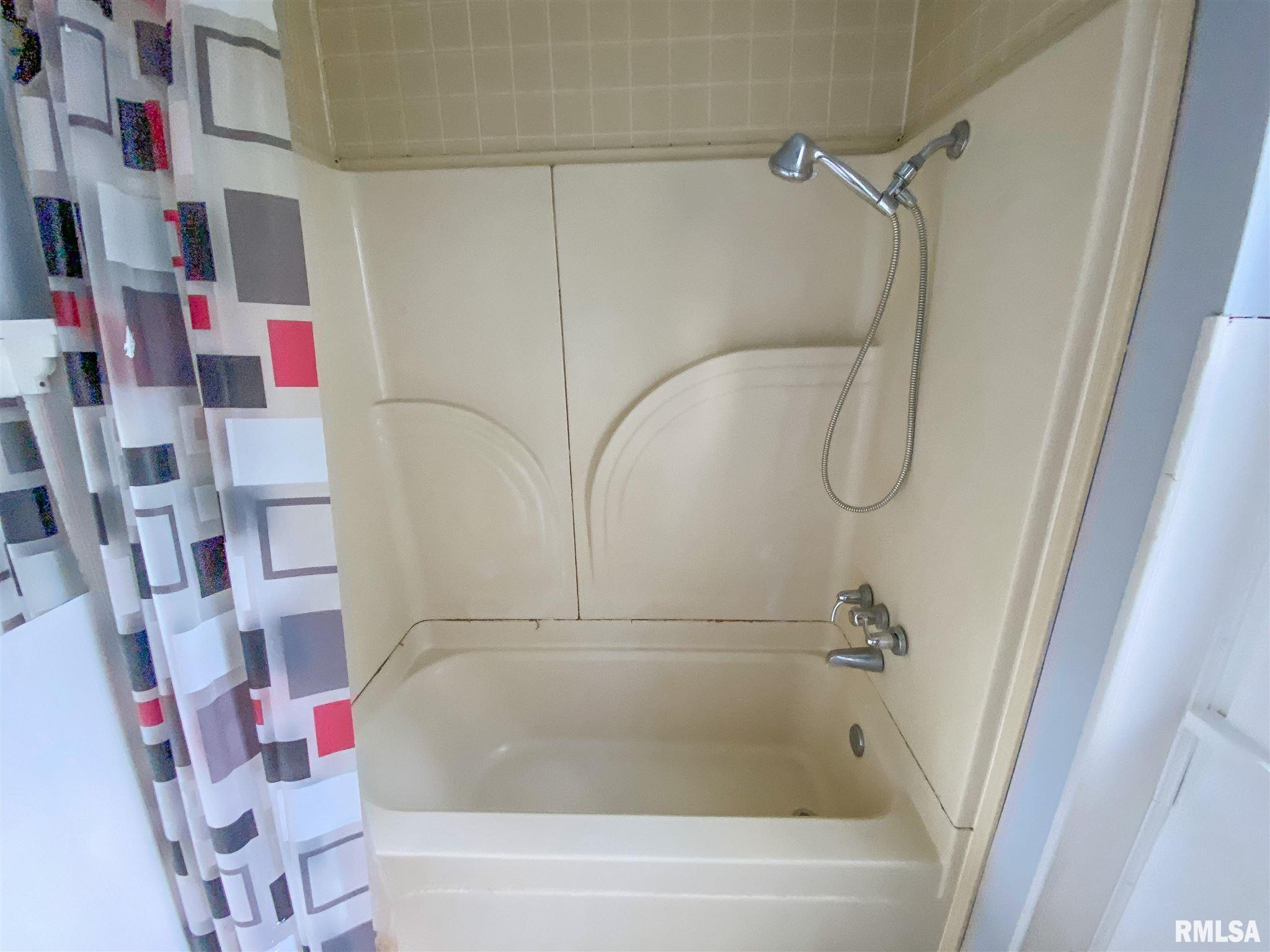 210 West 7th Street Flora, IL 62839 - Photo 31 of 49 Gallery Image 31