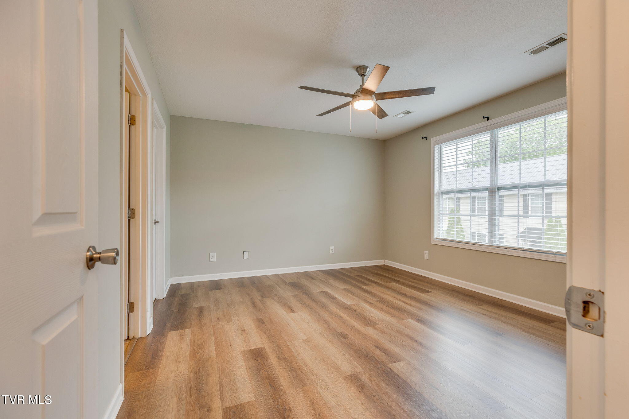 396 Jonesboro Road, Unit 35H Piney Flats, TN 37686 - Photo 14 of 28 012