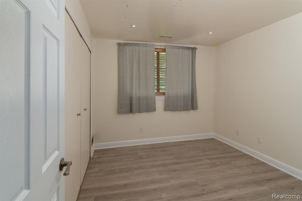 29870 West 12 Mile Road, Unit 704 Farmington, MI 48334 - Photo 4 of 16