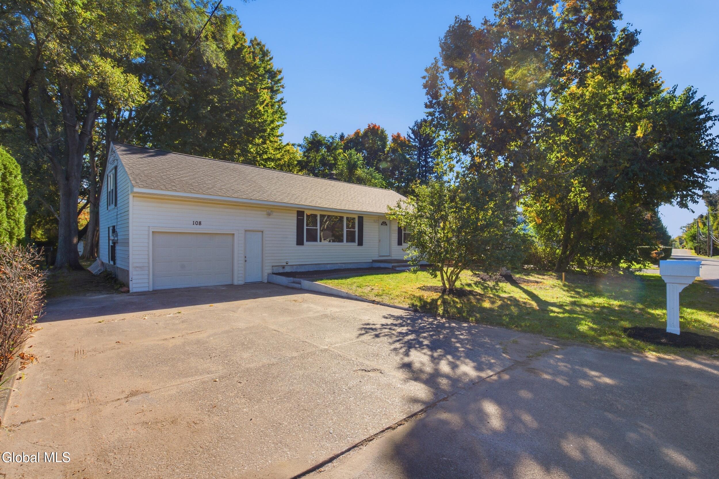 108 Fort Hunter Road Schenectady, NY 12303 - Photo 2 of 37 1_108 fort hunter rd schenectady, ny 123