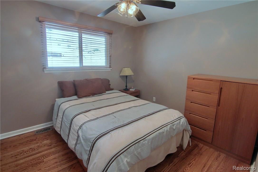 4764 Hillcrest Road Trenton, MI 48183 - Photo 24 of 31 Master_Bedroom.jpg