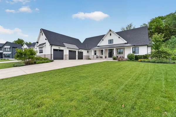 $1,390,000 | 2412 Kilarney Way, Waunakee, WI 53597