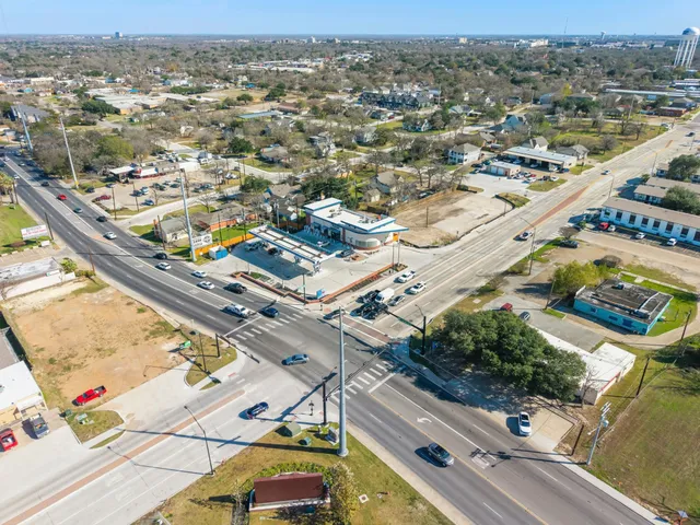 $599,900 | 3209-3213 South College Avenue, Bryan, TX 77801