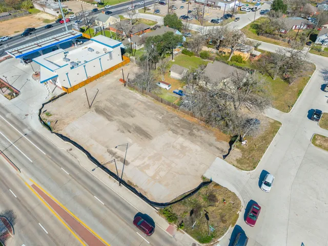 $599,900 | 3209-3213 South College Avenue, Bryan, TX 77801