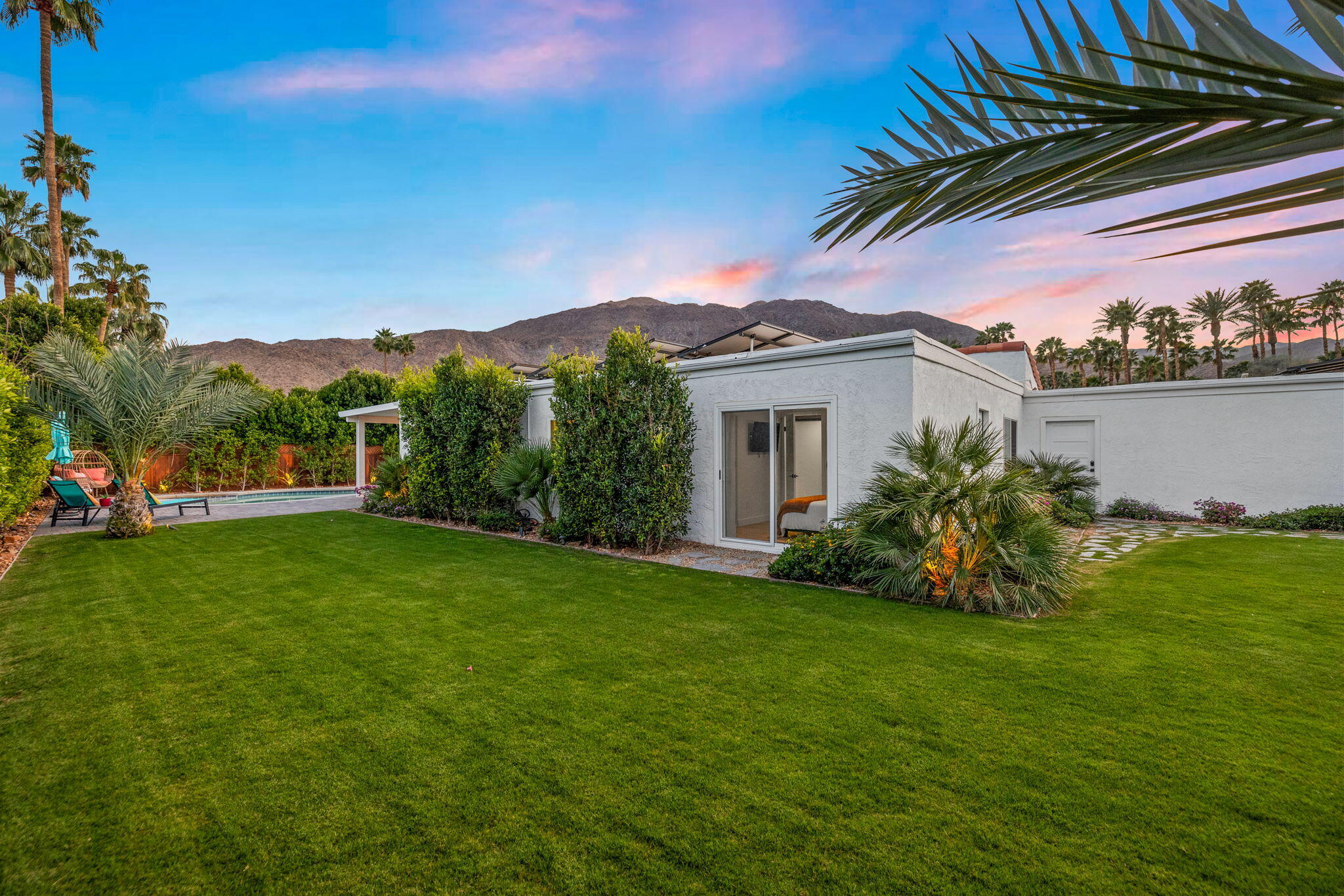 71500 Gardess Road Rancho Mirage, CA 92270 - Photo 9 of 41 Green grassy area