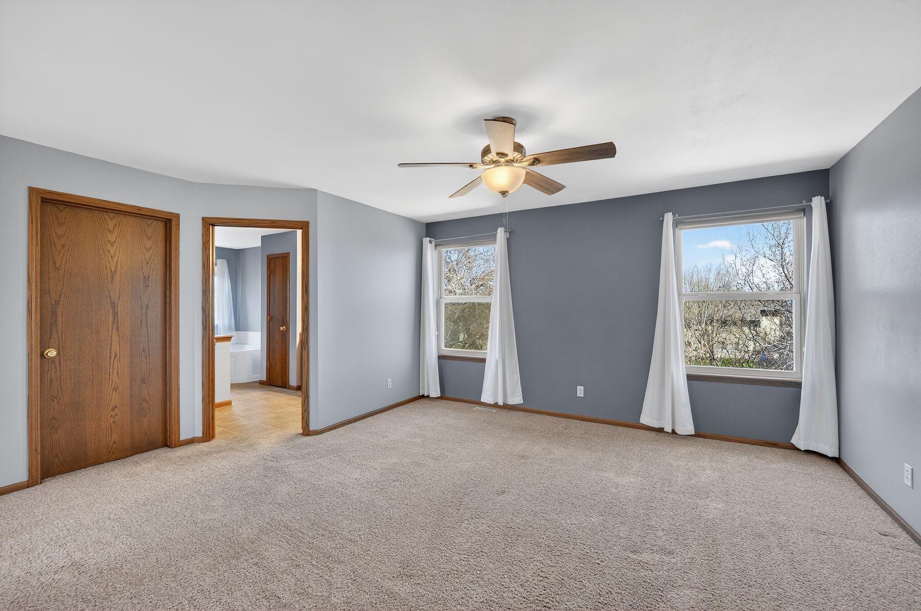 4226 West Willow Way Milwaukee, WI 53221 - Photo 15 of 30 Primary Suite