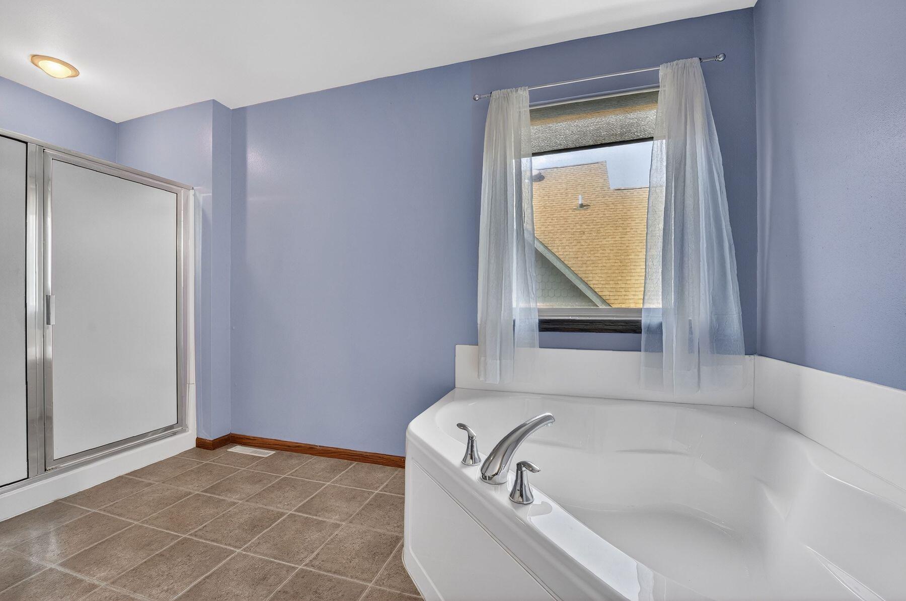 4226 West Willow Way Milwaukee, WI 53221 - Photo 18 of 30 Primary Suite