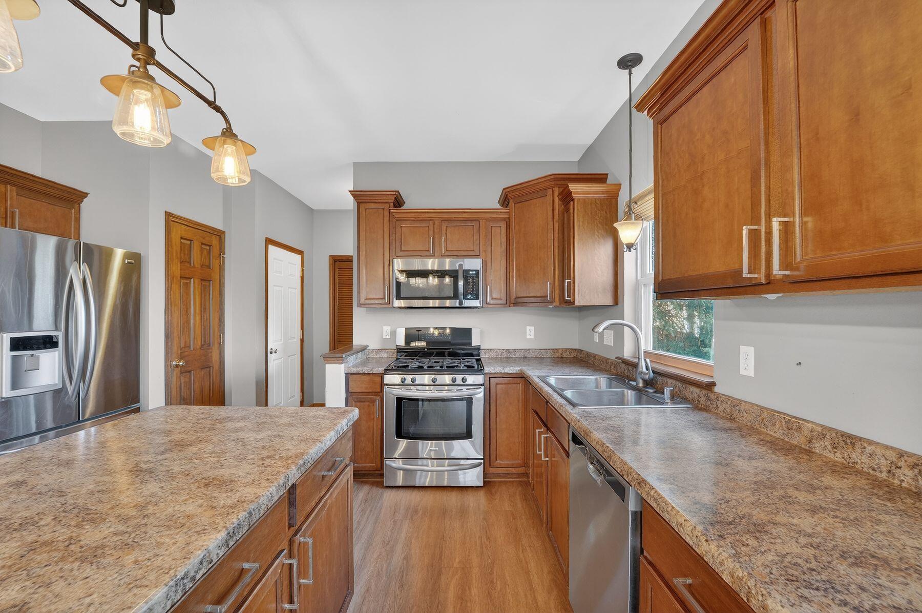 4226 West Willow Way Milwaukee, WI 53221 - Photo 7 of 30 Kitchen