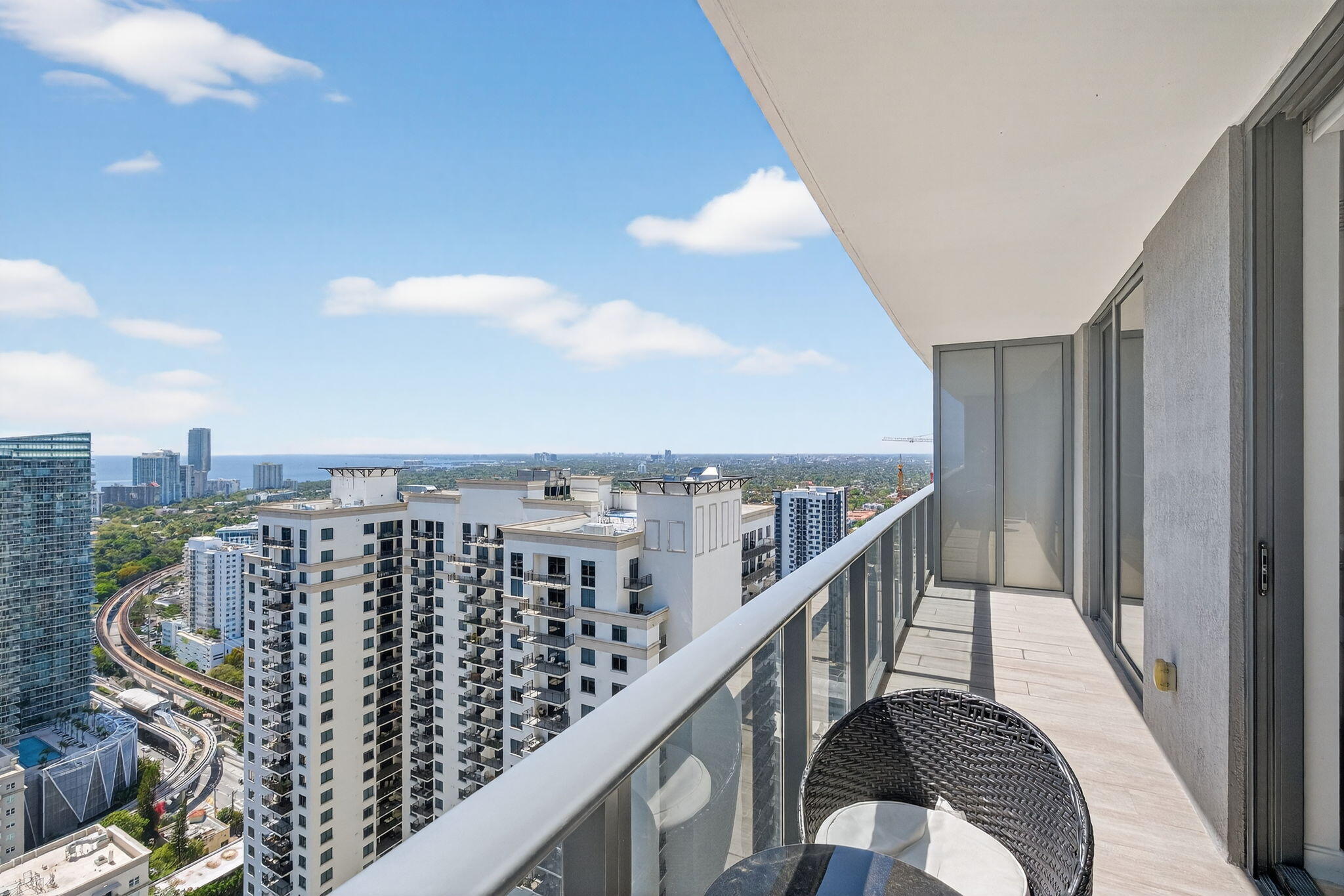 55 Southwest 9th Street, Unit 3704 Miami, FL 33130 - Photo 23 of 53 a balcony with city view