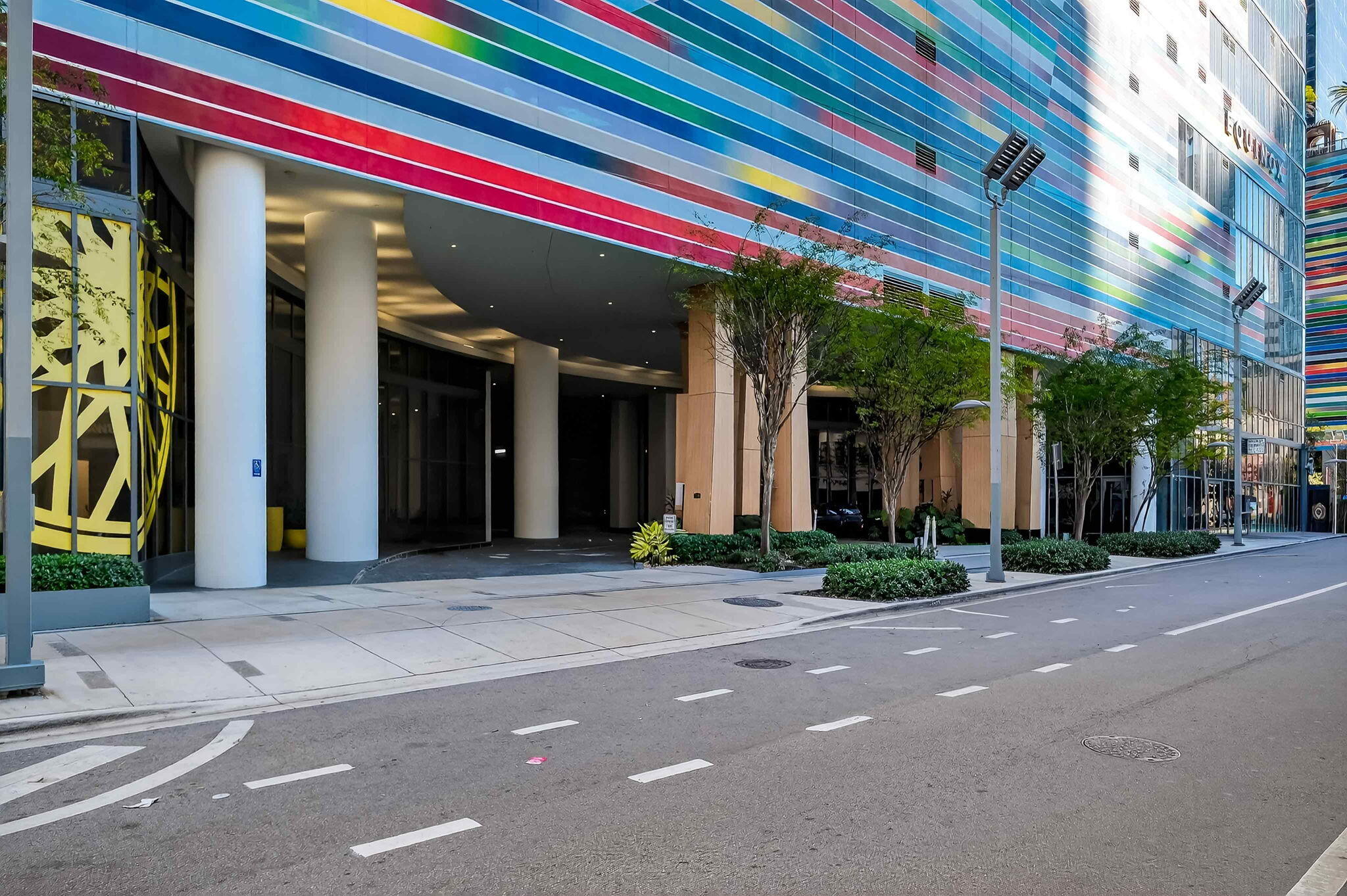 55 Southwest 9th Street, Unit 3704 Miami, FL 33130 - Photo 45 of 53 a front view of a building