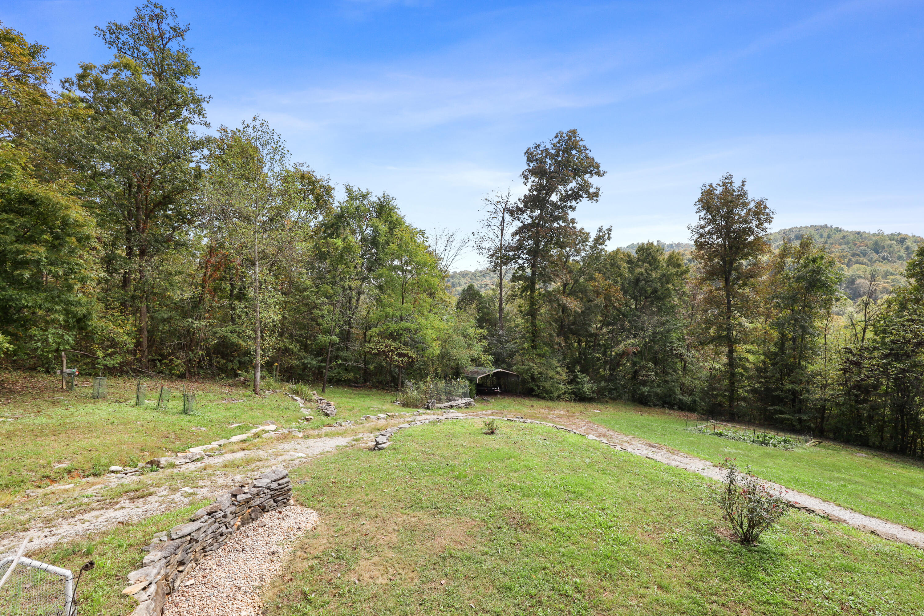 2023 Hummel Road Mount Vernon, KY 40456 - Photo 7 of 69 Front Yard