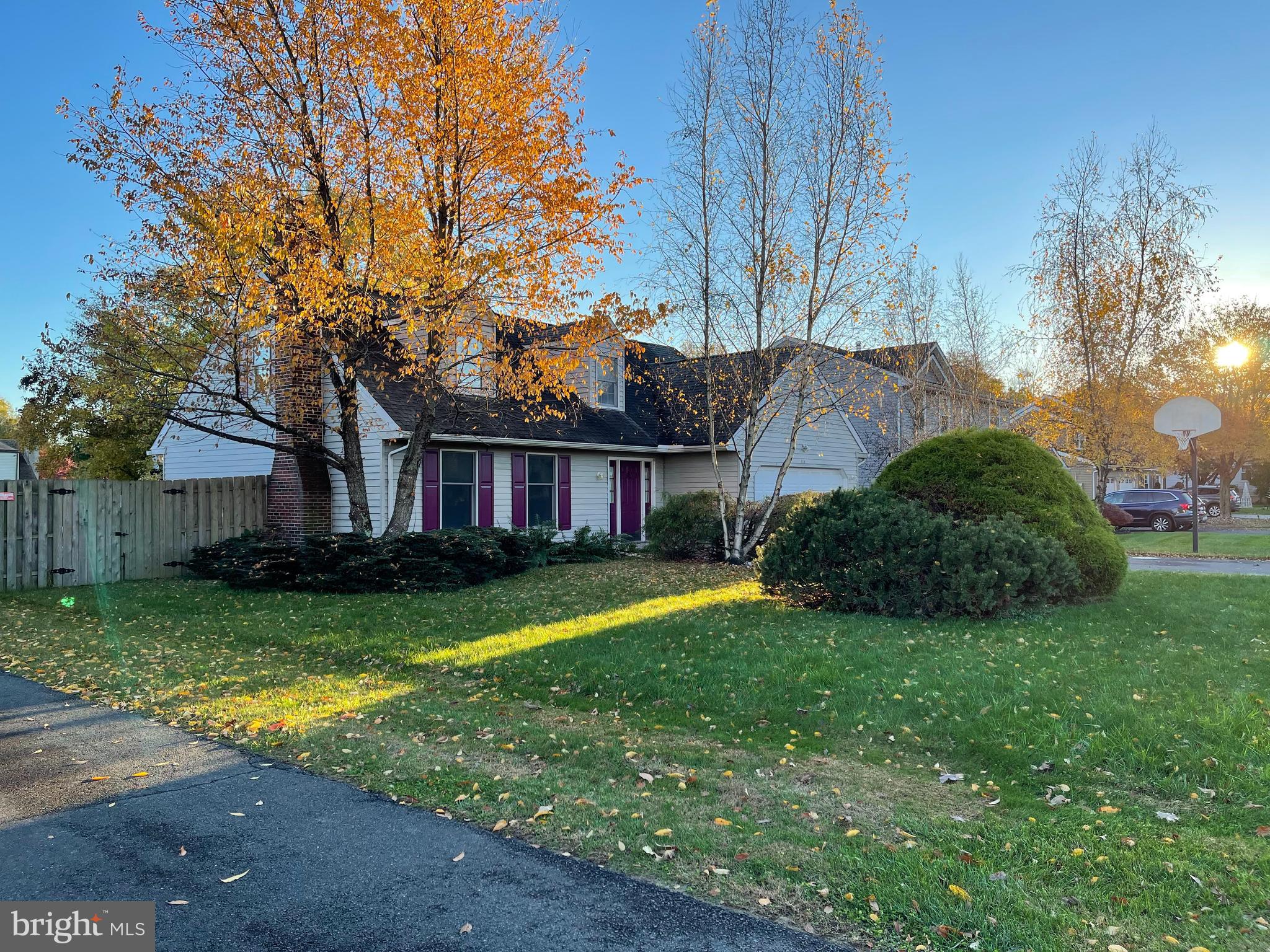 828 Cliff Road Bensalem, PA 19020 - Photo 2 of 33 Gallery Image 2