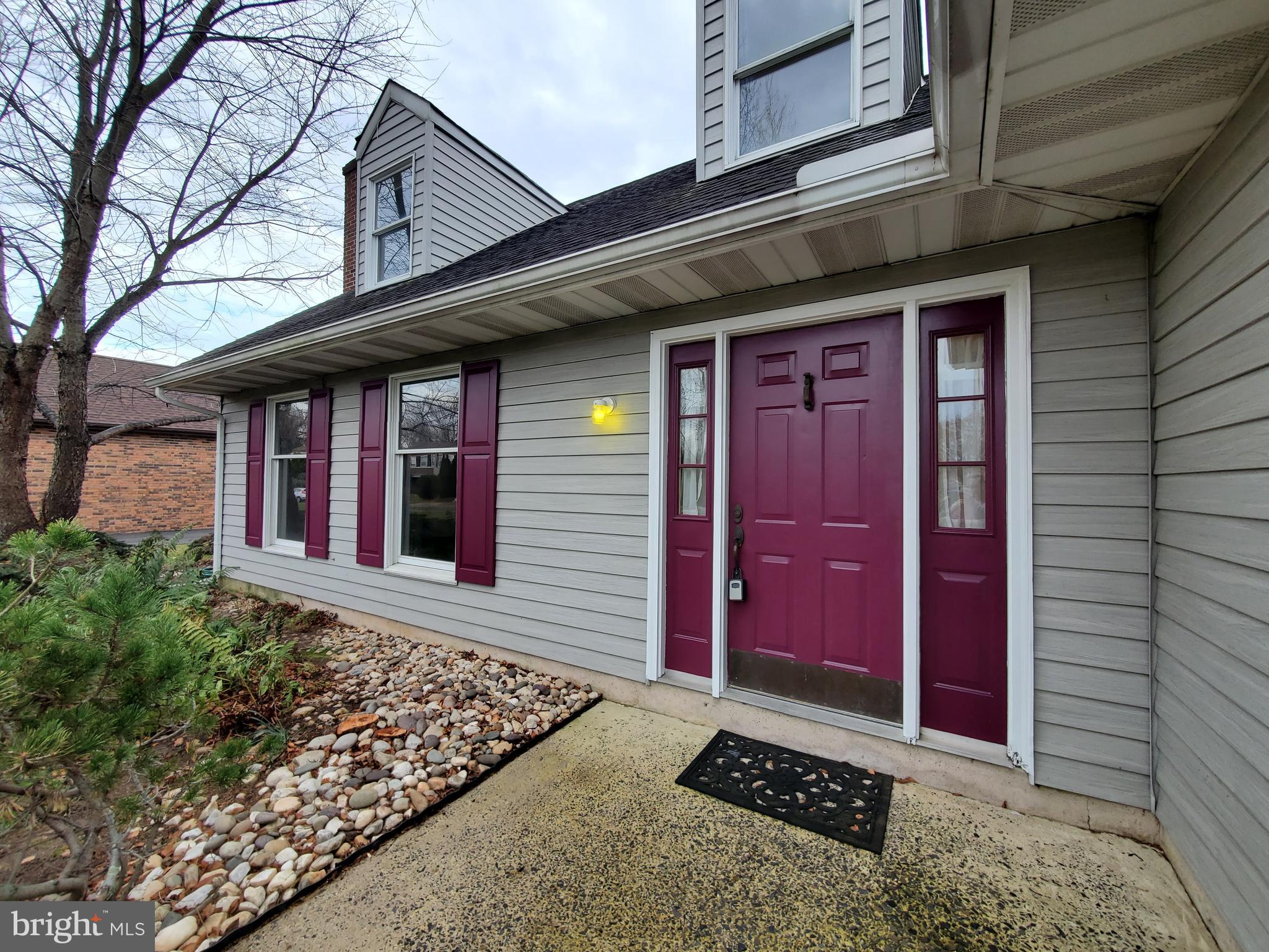 828 Cliff Road Bensalem, PA 19020 - Photo 3 of 33 Gallery Image 3