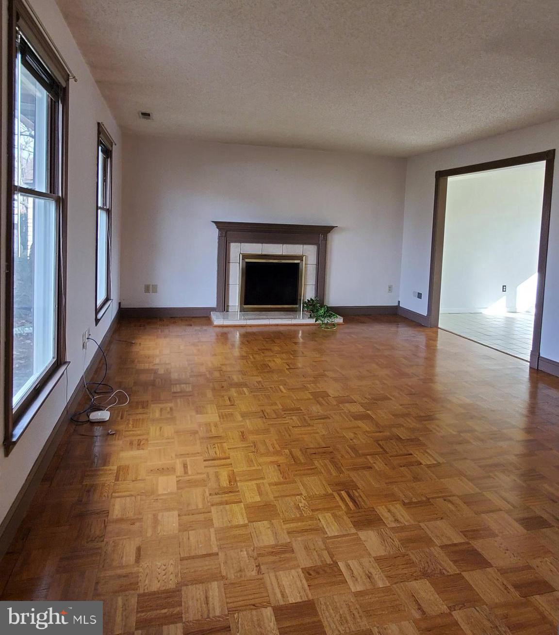 828 Cliff Road Bensalem, PA 19020 - Photo 5 of 33 Gallery Image 5
