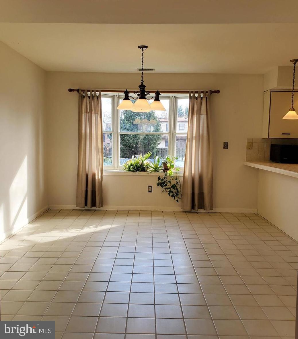 828 Cliff Road Bensalem, PA 19020 - Photo 6 of 33 Gallery Image 6