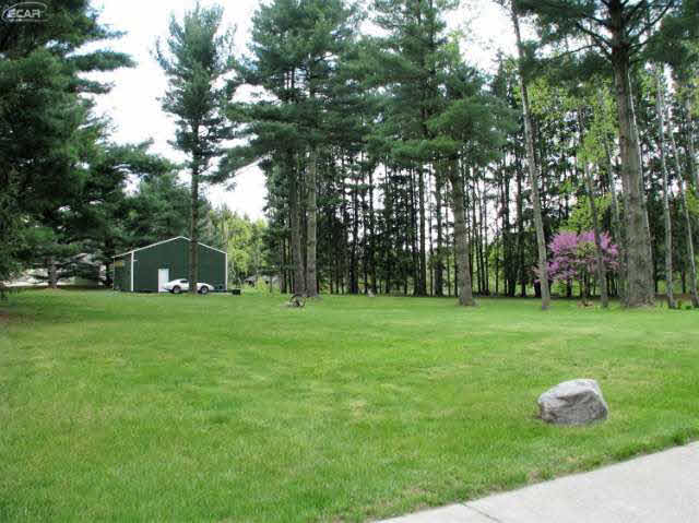 4705 Brookside Road Fenton, MI 48430 - Photo 7 of 38 21145687-6.JPG