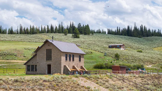 $2,950,000 | 13 Spirit Winds Way, Bondurant, WY 82922