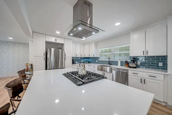 $515,000 | 4814 Briarbend Drive, Houston, TX 77035