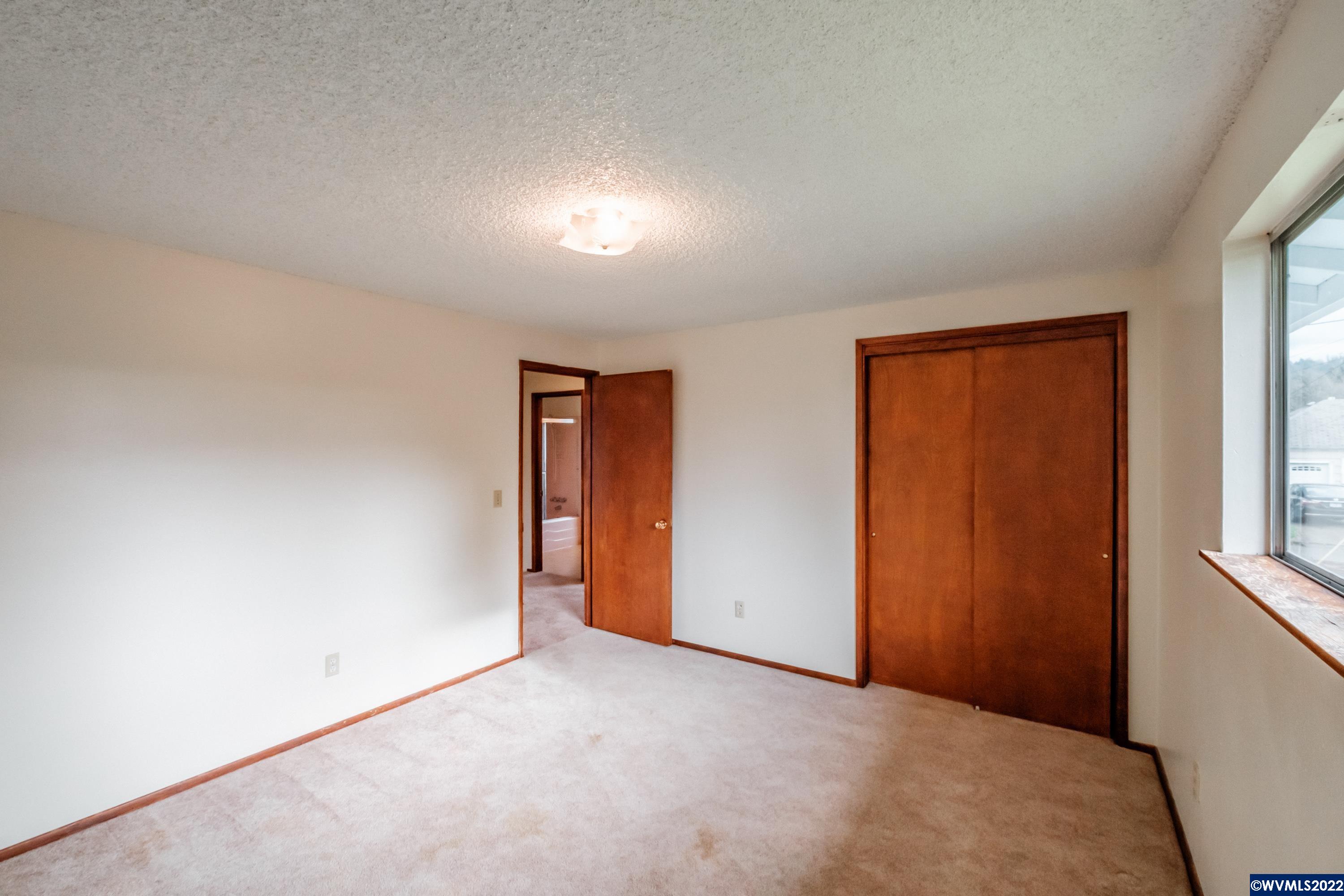 570 Walnut Street Lebanon, OR 97355 - Photo 32 of 41 Gallery Image 32