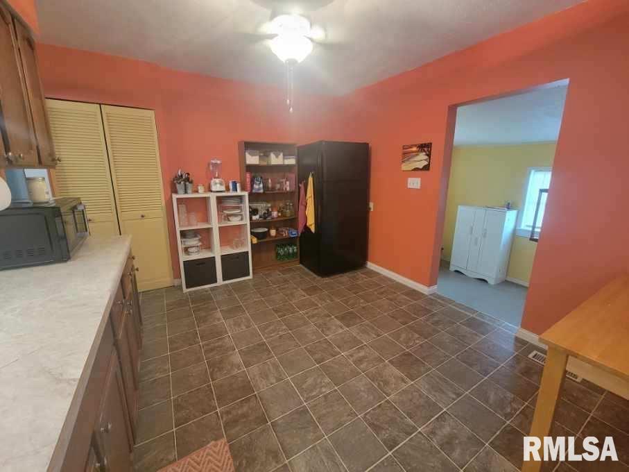 3321 Rita Avenue Springfield, IL 62703 - Photo 4 of 29