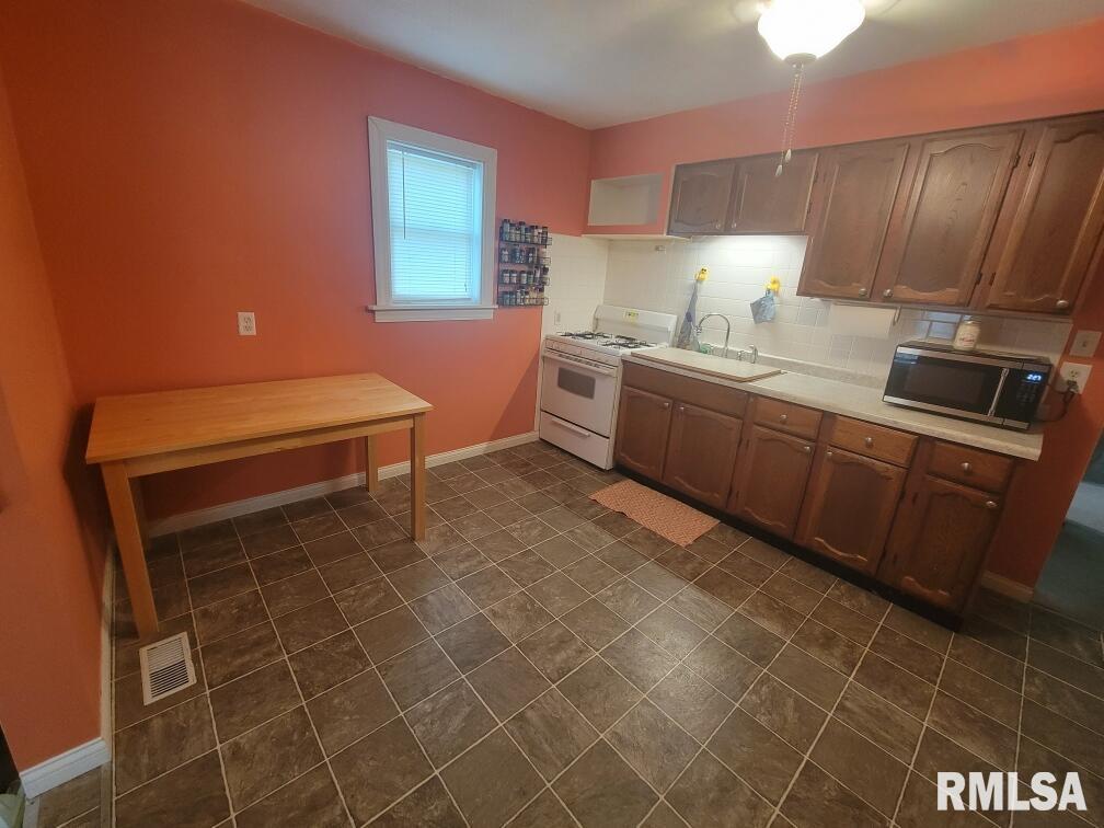 3321 Rita Avenue Springfield, IL 62703 - Photo 6 of 29