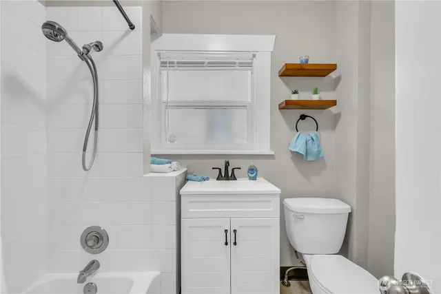 $2,395 | 3825 South 12th Street, Tacoma, WA 98405