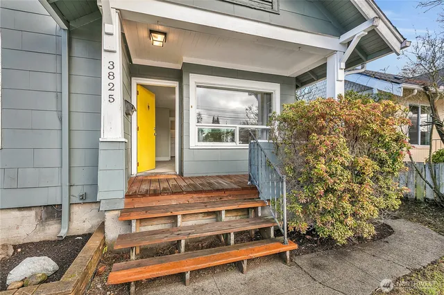 $2,395 | 3825 South 12th Street, Tacoma, WA 98405