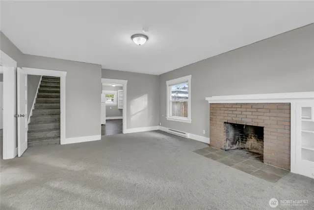 $2,395 | 3825 South 12th Street, Tacoma, WA 98405