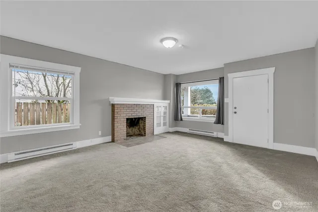 $2,395 | 3825 South 12th Street, Tacoma, WA 98405