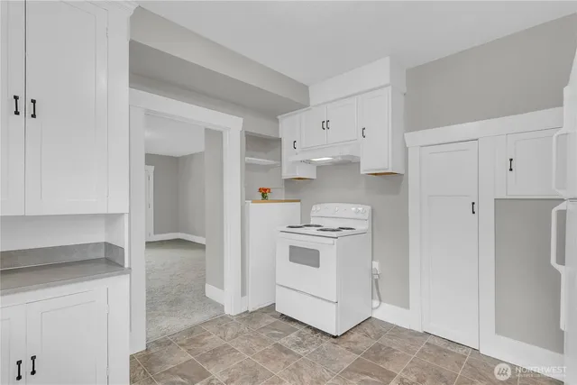 $2,395 | 3825 South 12th Street, Tacoma, WA 98405