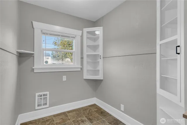 $2,395 | 3825 South 12th Street, Tacoma, WA 98405