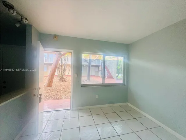 $1,800 | 6310 Southwest 79th Street, Unit 2, South Miami, FL 33143