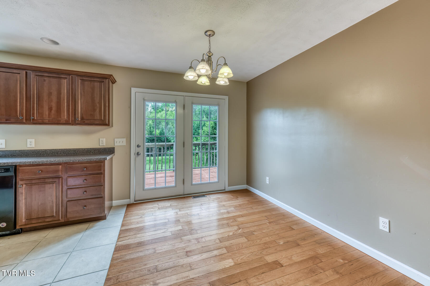 153 Hunters Run Lane Mount Carmel, TN 37645 - Photo 11 of 36 153 Hunters Run Ln-11