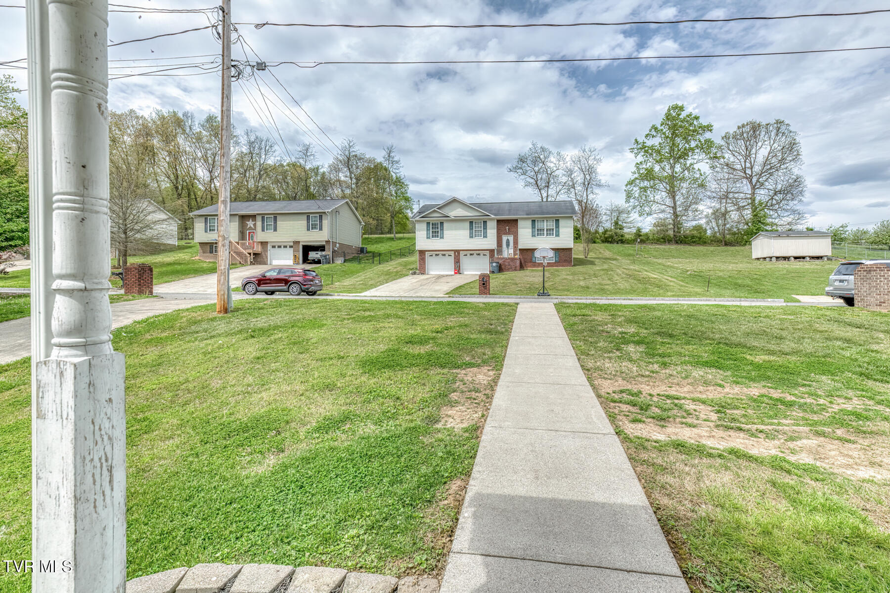153 Hunters Run Lane Mount Carmel, TN 37645 - Photo 2 of 36 153 Hunters Run Ln-2