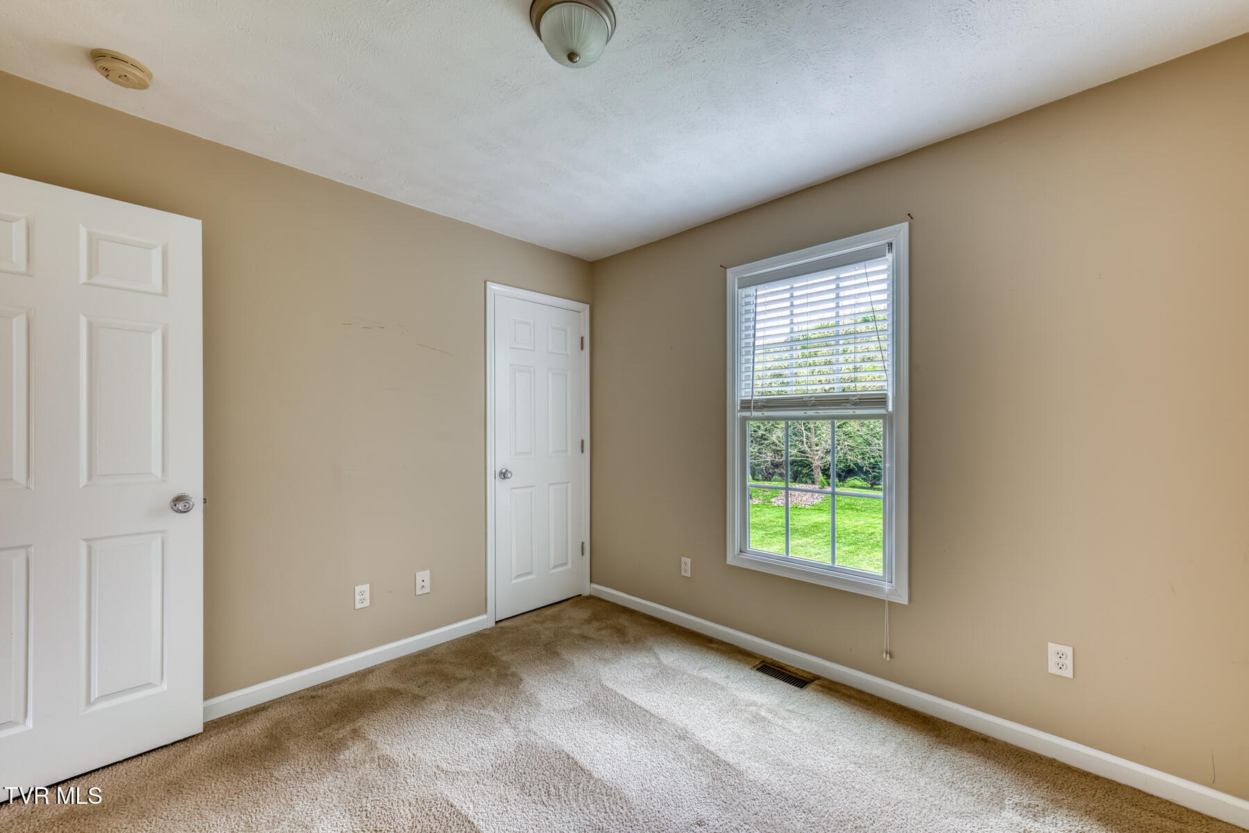 153 Hunters Run Lane Mount Carmel, TN 37645 - Photo 23 of 36 153 Hunters Run Ln-23