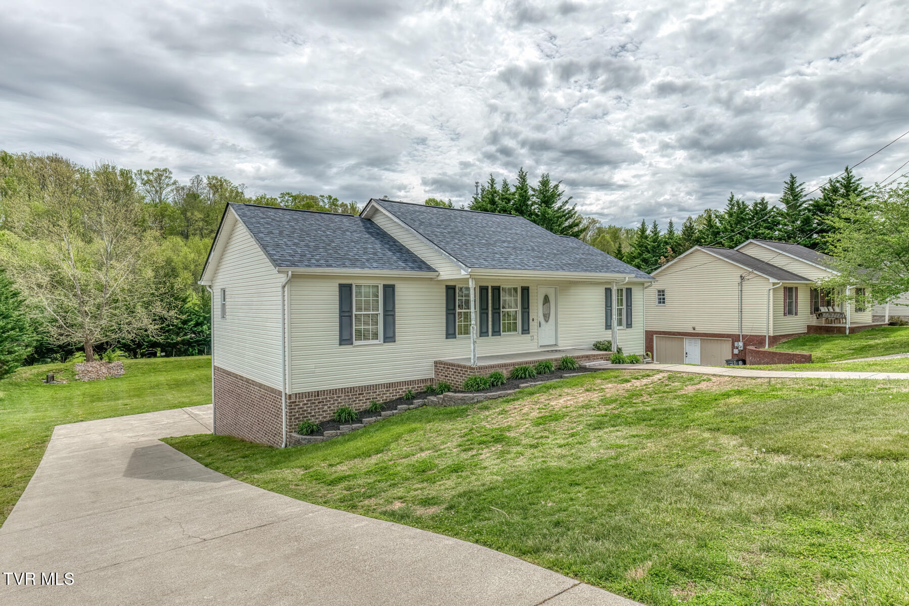 153 Hunters Run Lane Mount Carmel, TN 37645 - Photo 31 of 36 153 Hunters Run Ln-31