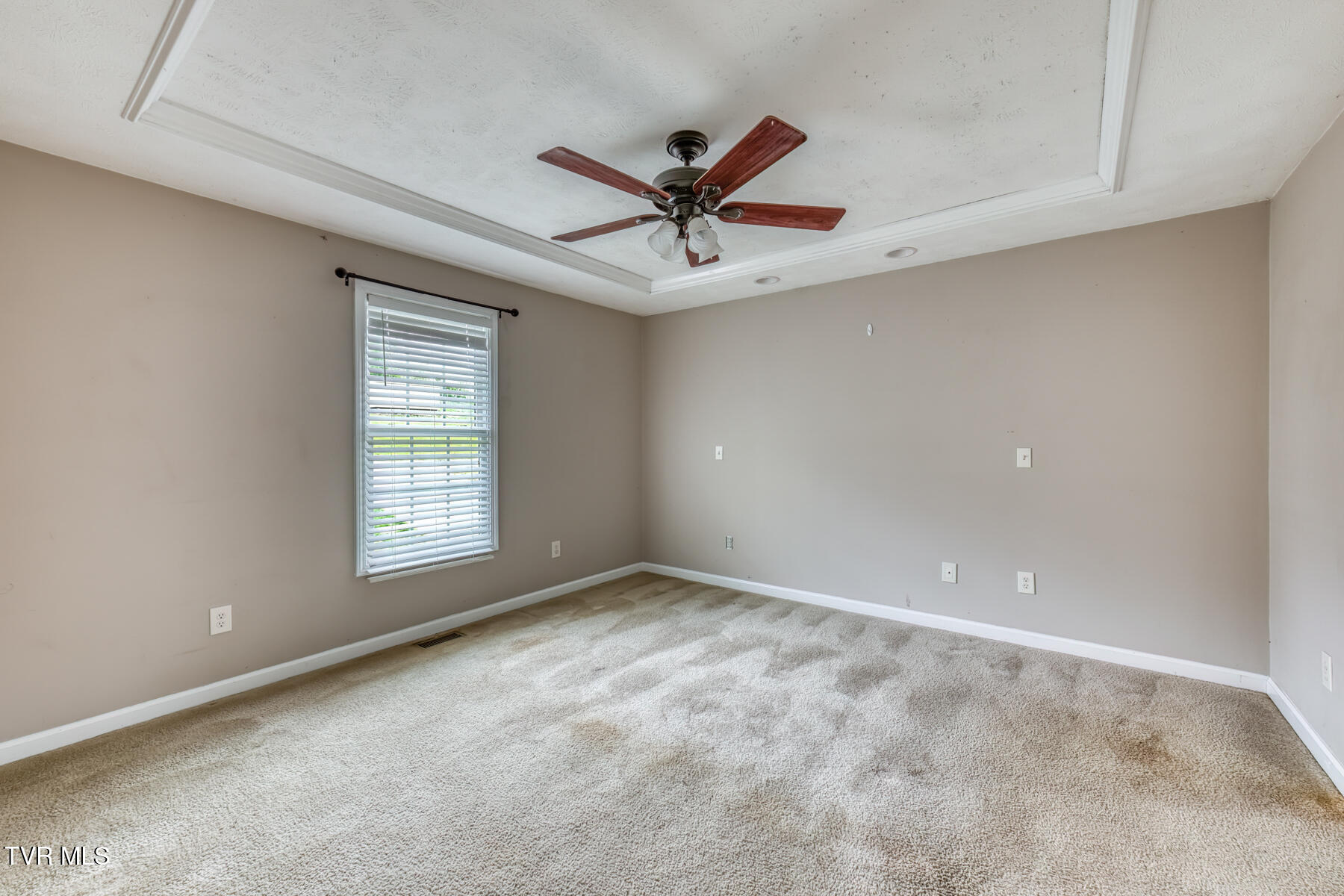 153 Hunters Run Lane Mount Carmel, TN 37645 - Photo 7 of 36 153 Hunters Run Ln-7