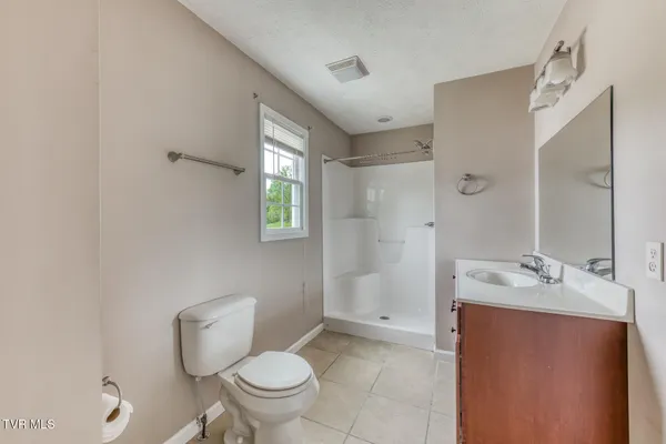 $299,000 | 153 Hunters Run Lane, Mount Carmel, TN 37645