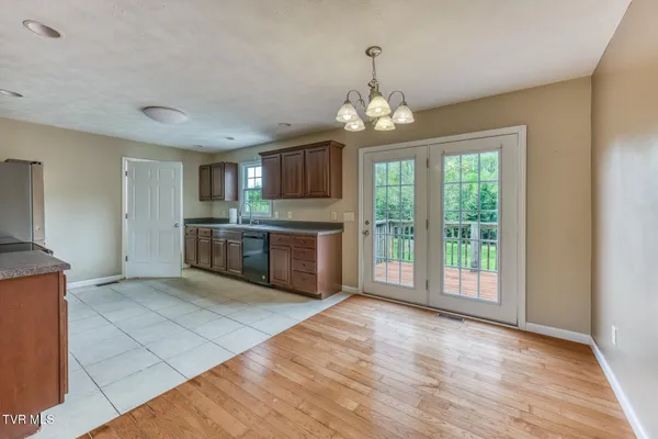 $299,000 | 153 Hunters Run Lane, Mount Carmel, TN 37645