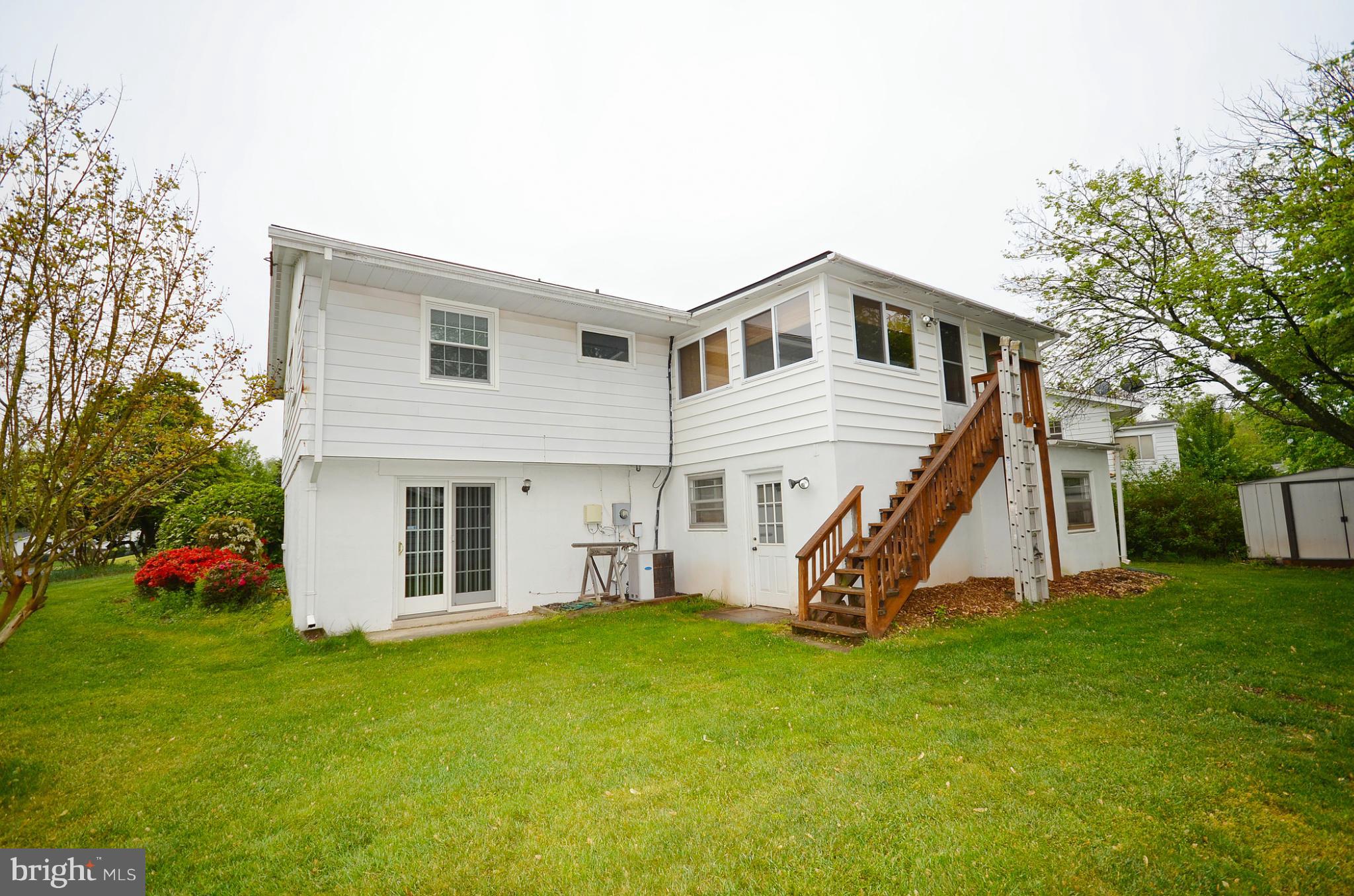 1001 South Hoga Road Sterling, VA 20164 - Photo 19 of 20 Exterior (Rear)