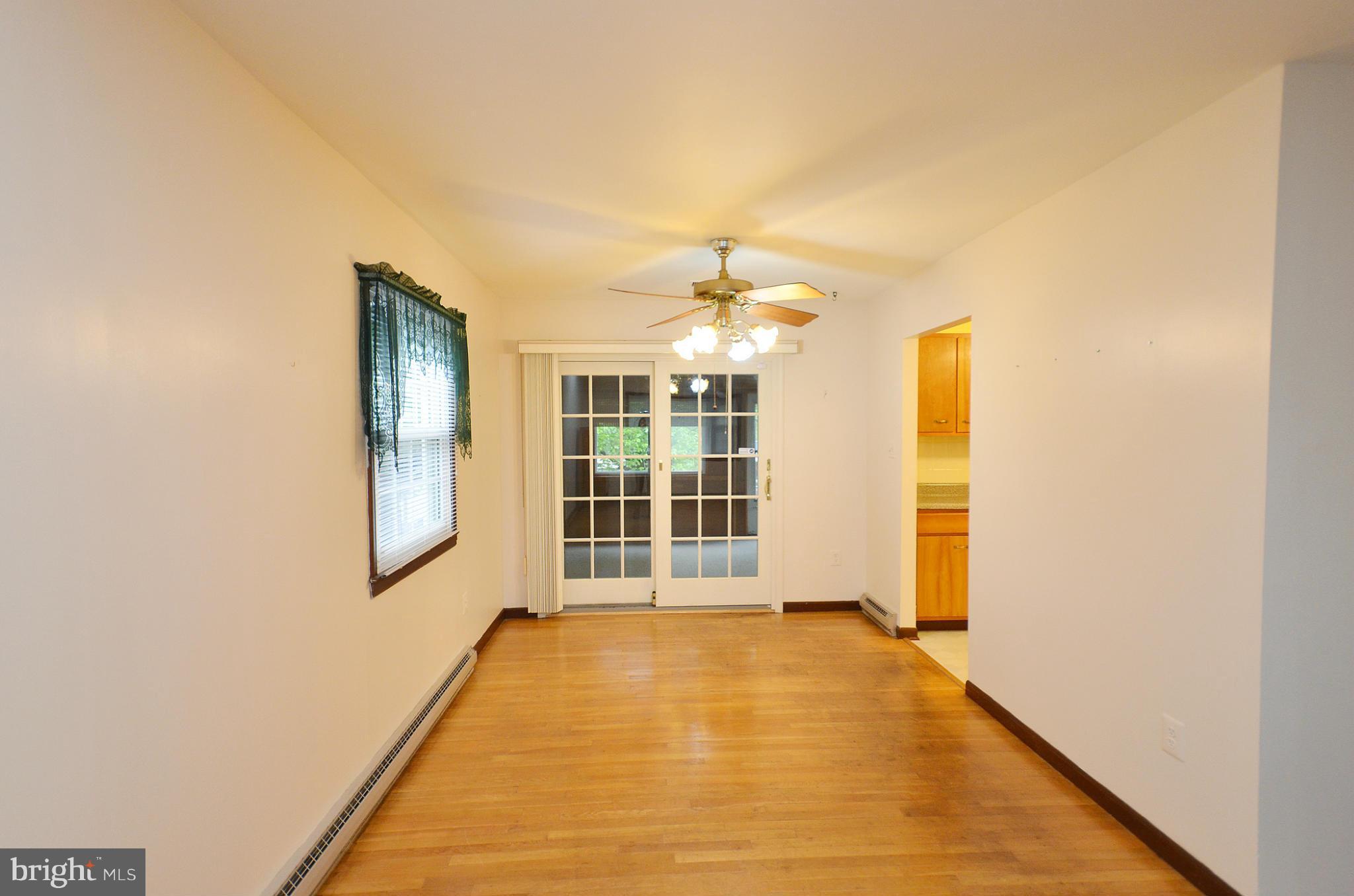 1001 South Hoga Road Sterling, VA 20164 - Photo 3 of 20 Dining Room